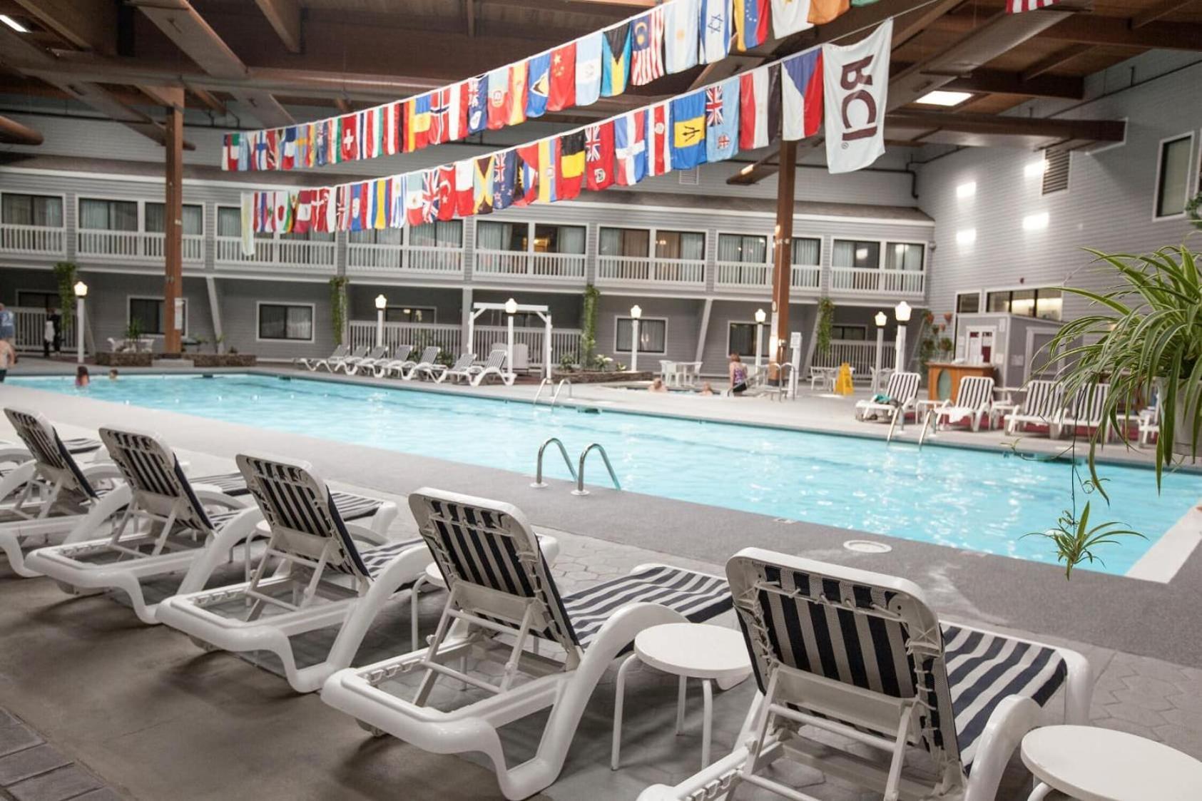 Resort The Cove At Yarmouth 3*